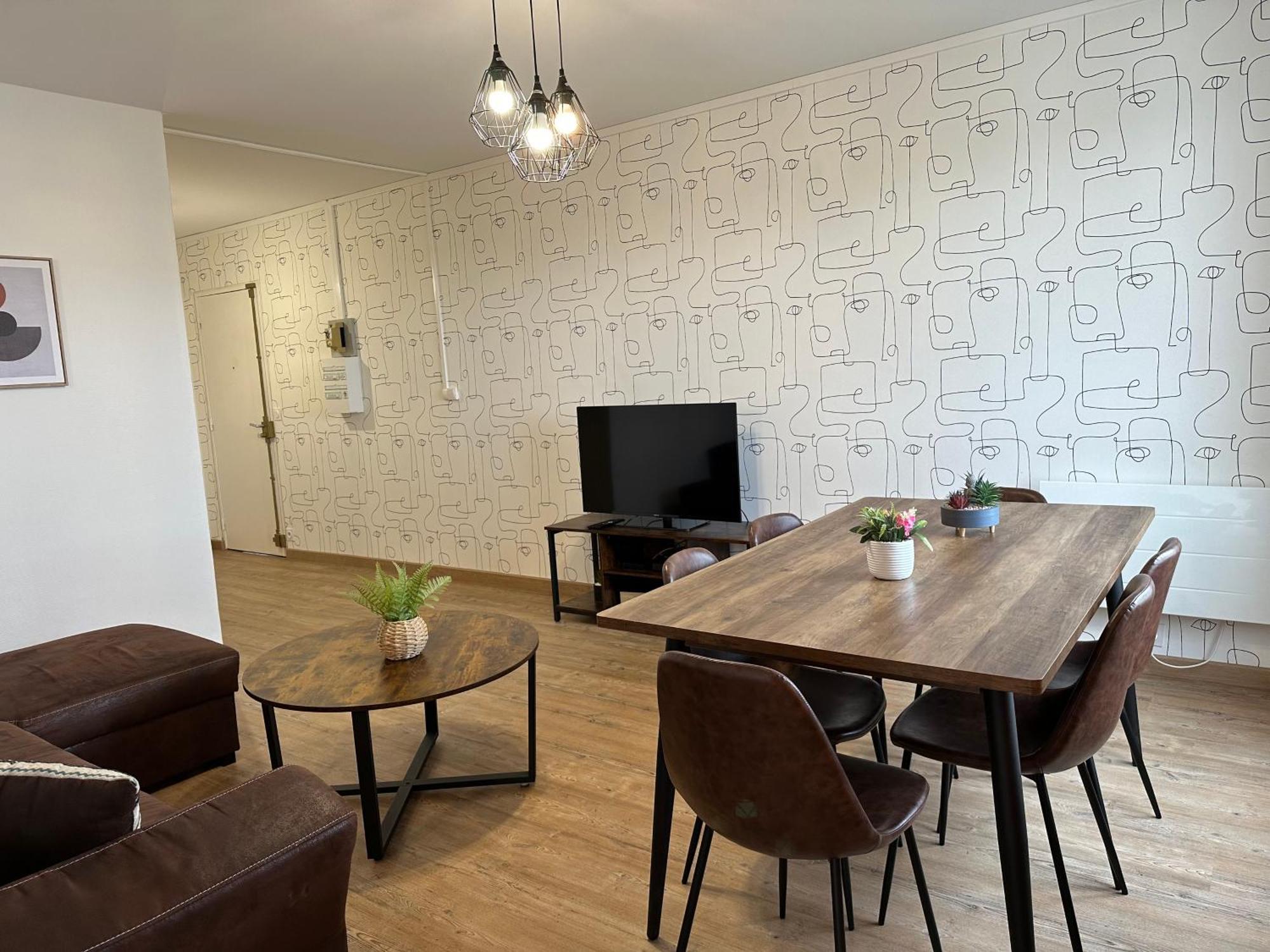 Le Grand Parc 13 - 2 Chambres - Wifi - Parking Châteauroux المظهر الخارجي الصورة