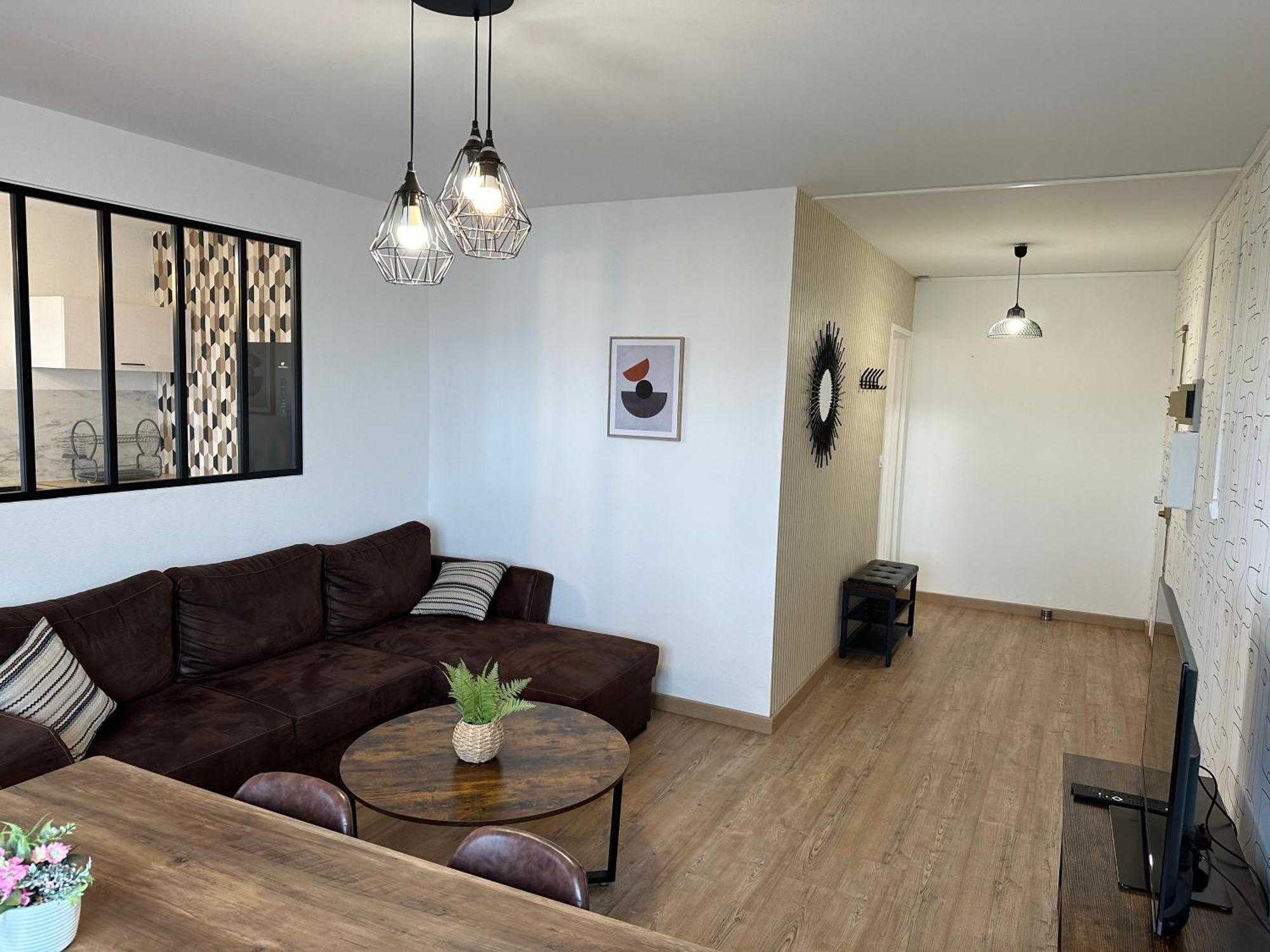 Le Grand Parc 13 - 2 Chambres - Wifi - Parking Châteauroux المظهر الخارجي الصورة